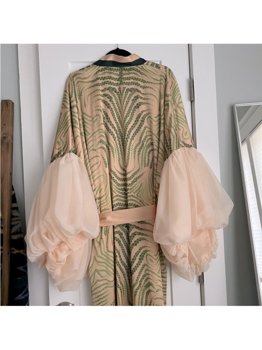 Fe Noel Green Scarf Ritual Print Wilted Sleeve Robe Voluminous Sleeves - Picture 5 of 8